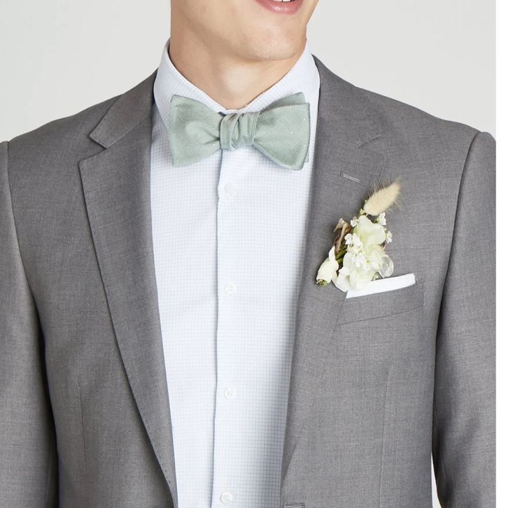 Birdy grey bow tie